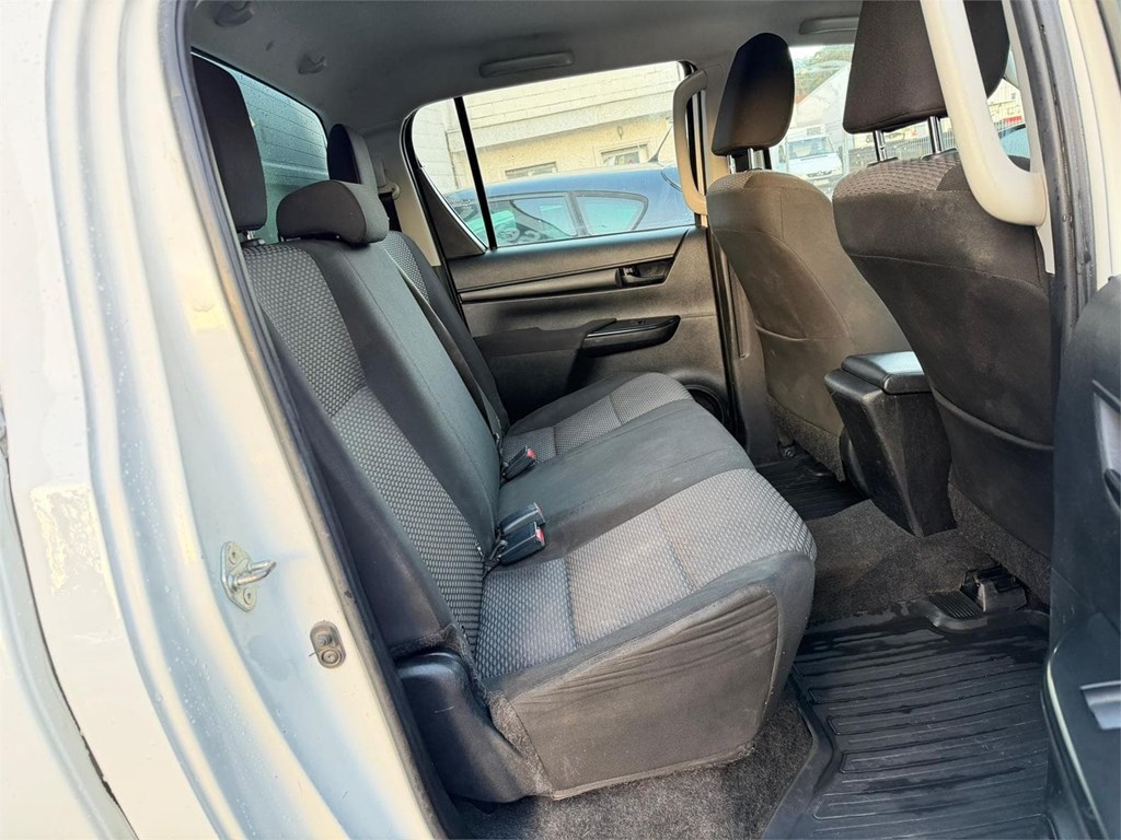 Foto 18 TOYOTA-HILUX DOBLE CABINA GX 2.4 D4D 4X4 Hardtop LPN
