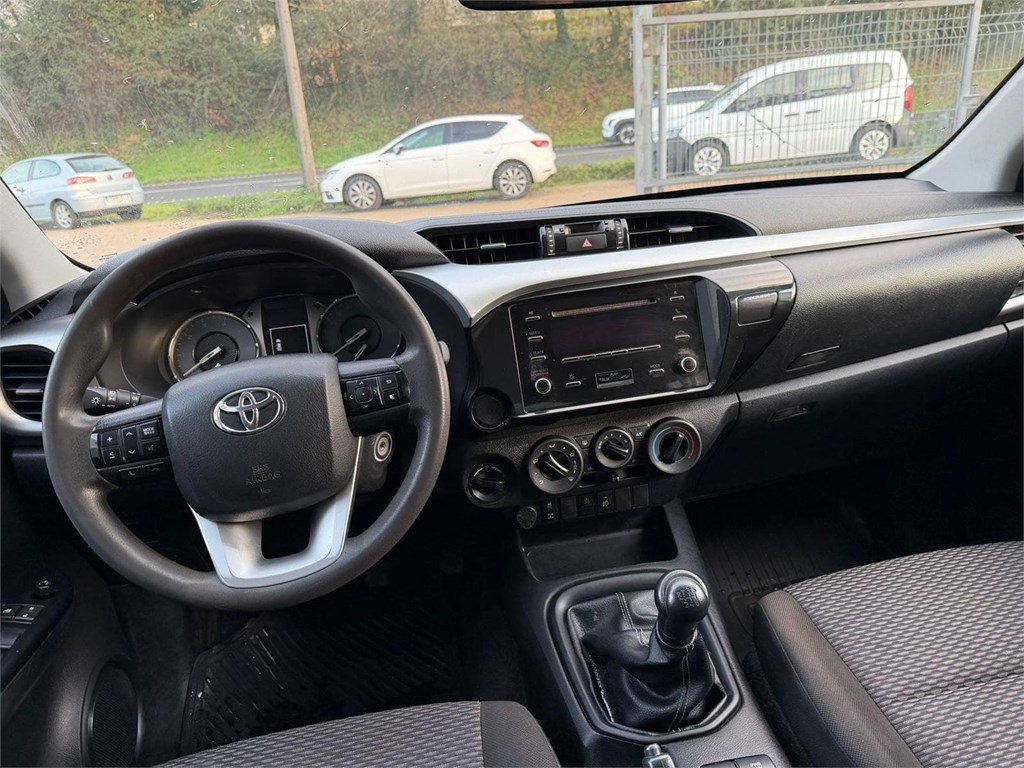 Foto 20 TOYOTA-HILUX DOBLE CABINA GX 2.4 D4D 4X4 Hardtop LPN