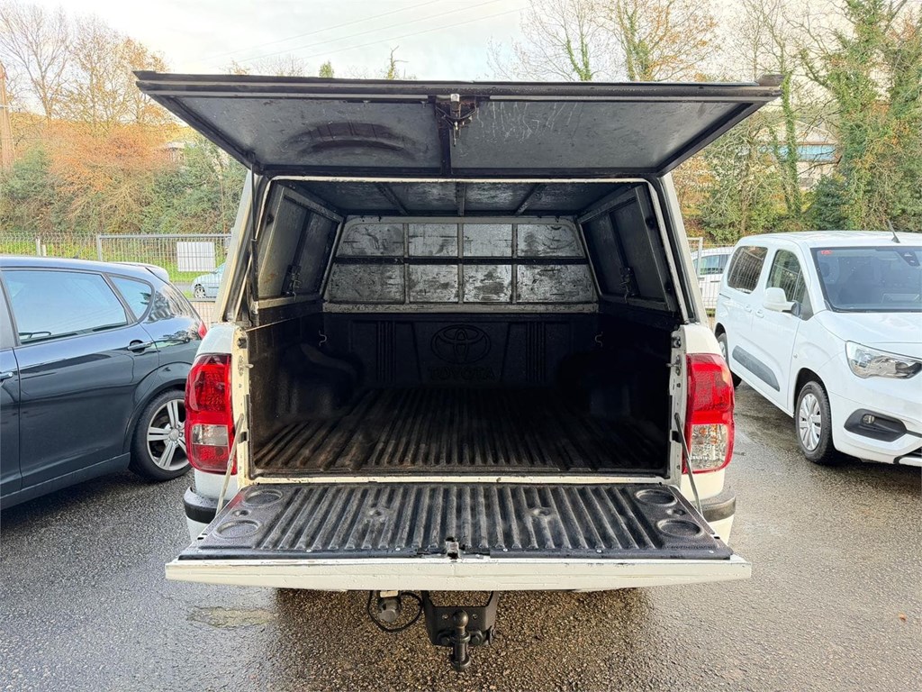 Foto 5 TOYOTA-HILUX DOBLE CABINA GX 2.4 D4D 4X4 Hardtop LPN