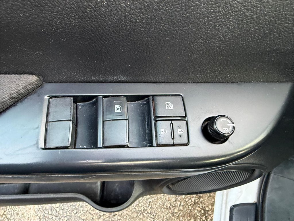 Foto 6 TOYOTA-HILUX DOBLE CABINA GX 2.4 D4D 4X4 Hardtop LPN