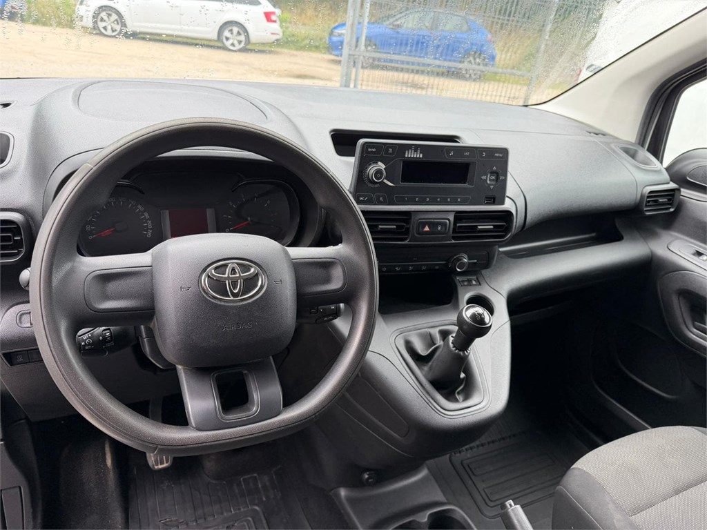 Foto 10 TOYOTA-PROACE CITY GX FURGÓN 9LTT
