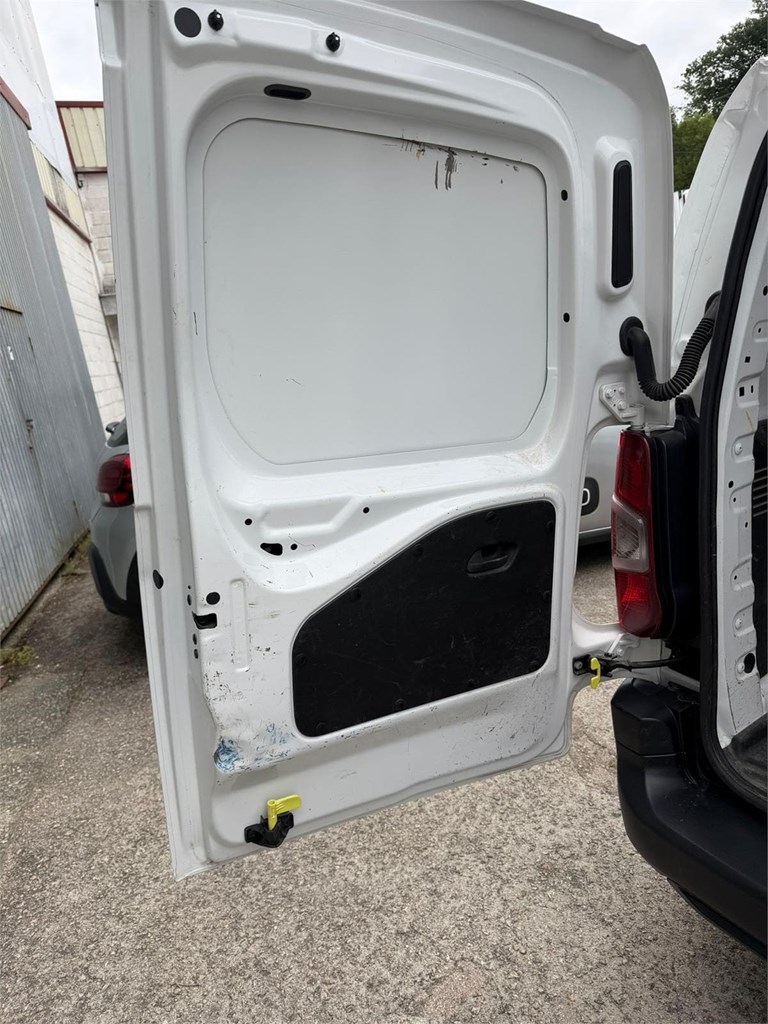 Foto 25 TOYOTA-PROACE CITY GX FURGÓN 9LTT