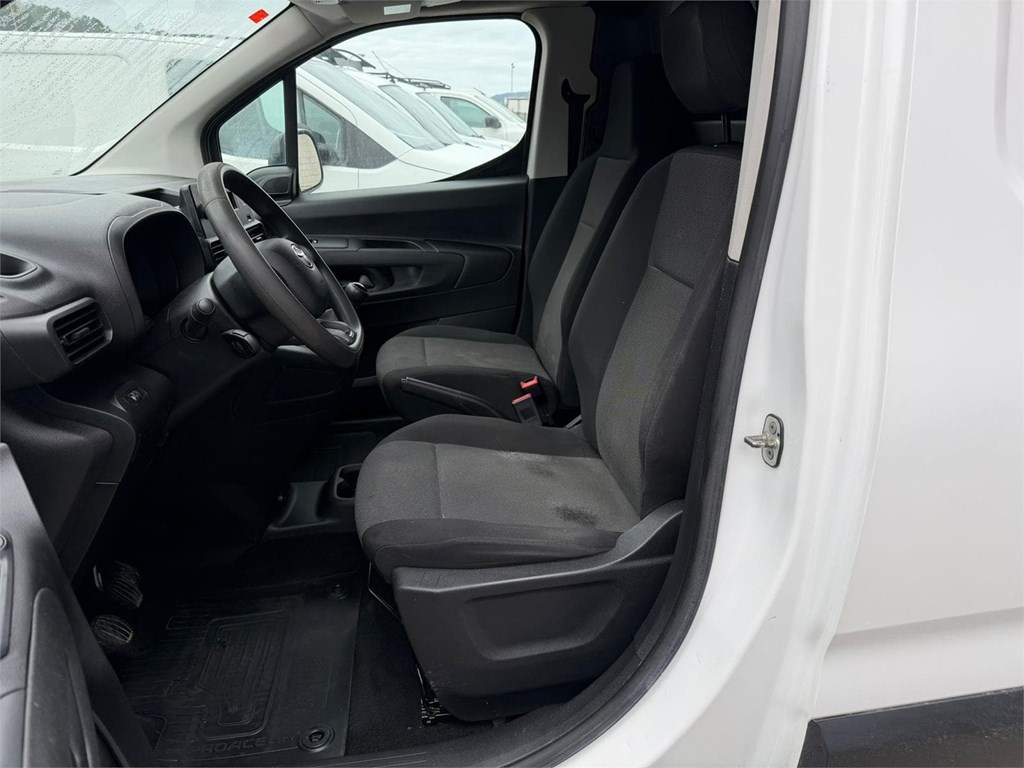 Foto 9 TOYOTA-PROACE CITY GX FURGÓN 9LTT