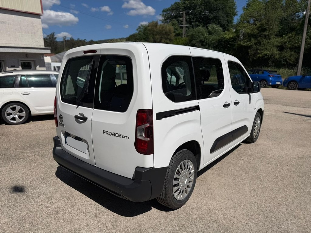 Foto 4 TOYOTA-PROACE COMBI 5 39LTX