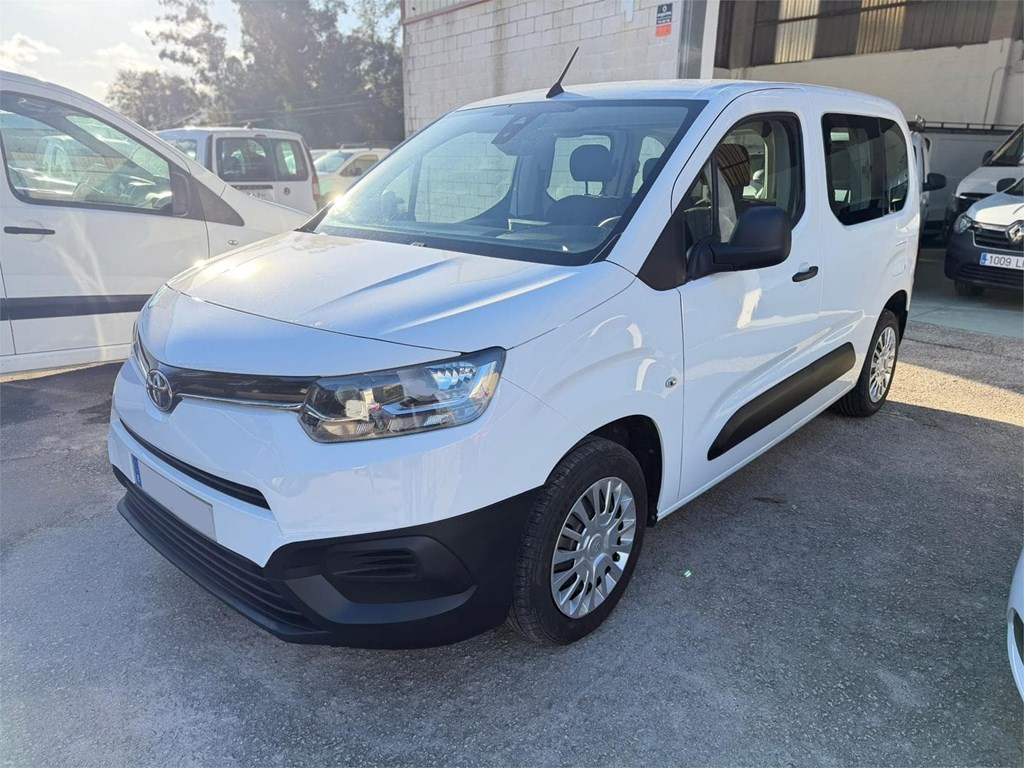 Foto 1 TOYOTA-PROACE COMBI 5 5LRB