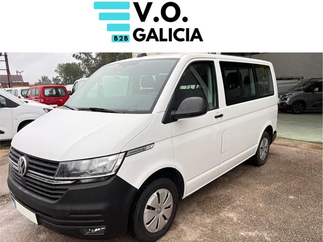 Volkswagen Caravelle Corta Combi 9 Plazas – Comodidad, Fiabilidad y Prestigio Profesional