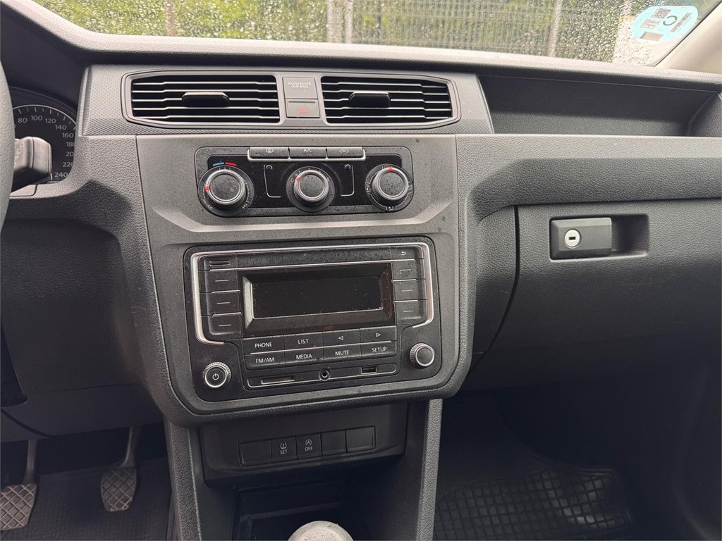 Foto 7 VW-CADDY COMBI 5 PLAZAS  KTV