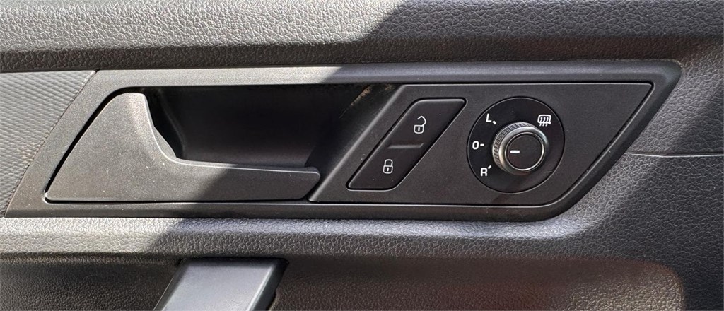 Foto 9 VW-CADDY COMBI 5 PLAZAS  LBH
