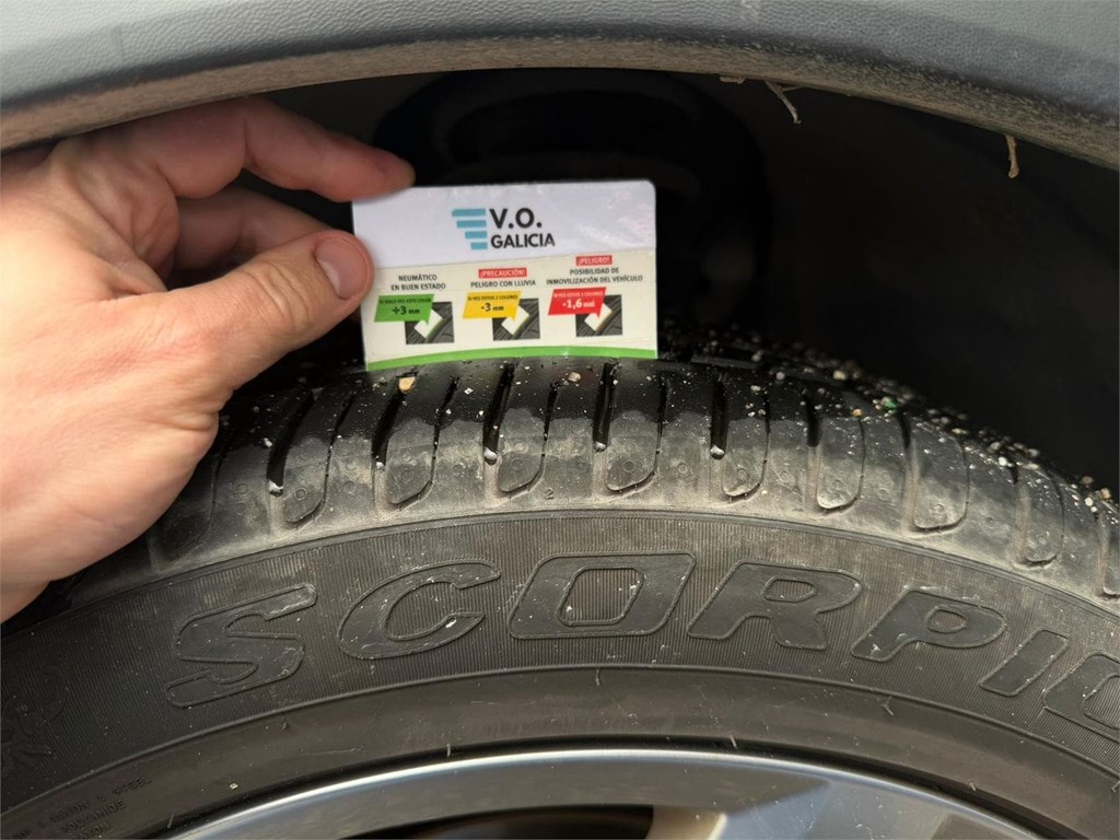 Foto 19 VW-TIGUAN R-LINE 