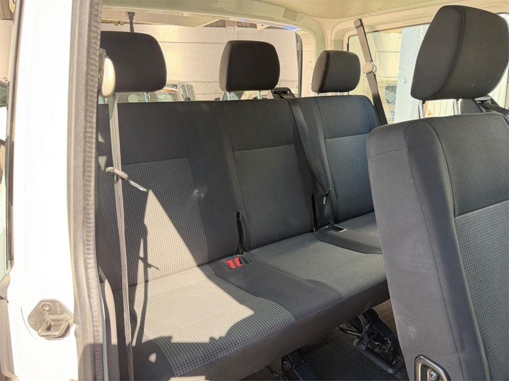 Foto 11 VW-TRANSPORTER COMBI 9 BATALLA CORTA 5LTY