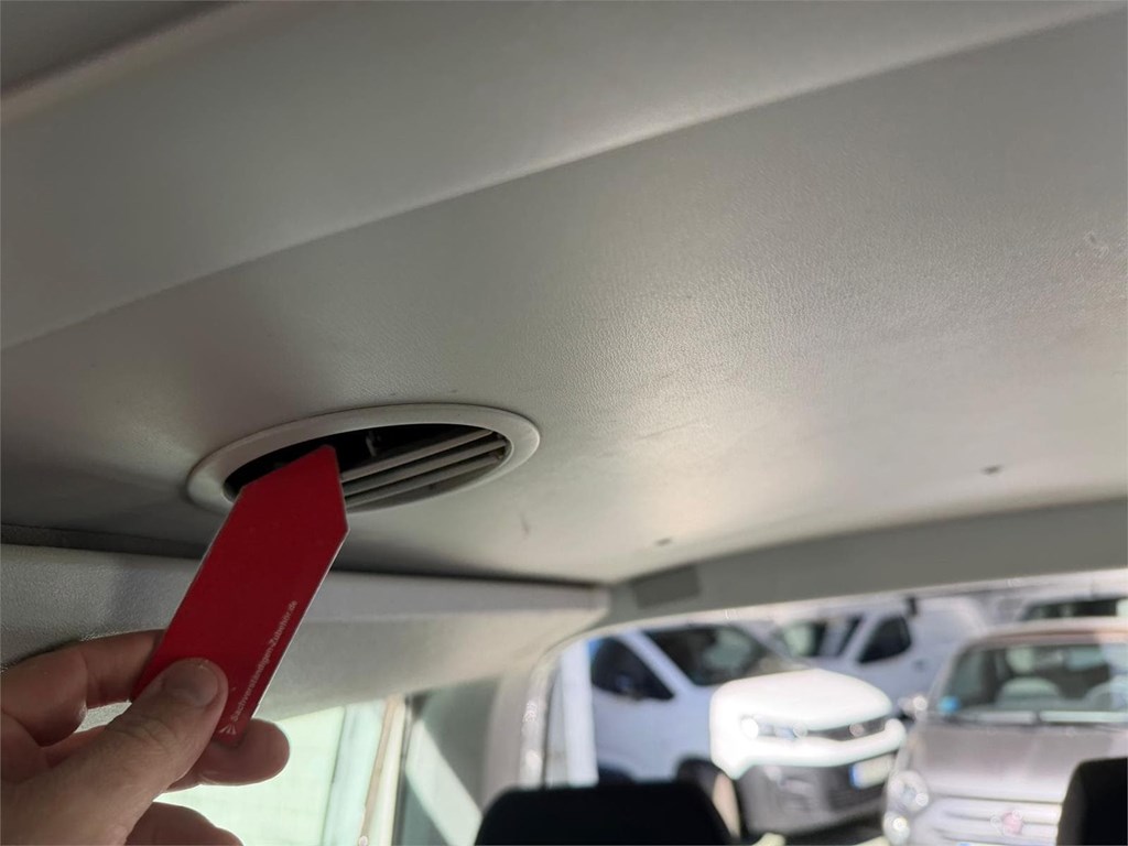 Foto 32 VW-TRANSPORTER COMBI 9 BATALLA CORTA 5LTY