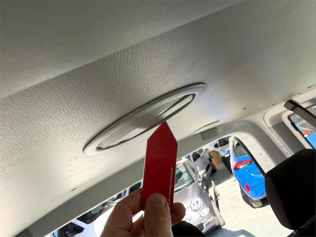 Foto 33 VW-TRANSPORTER COMBI 9 BATALLA CORTA 5LTY